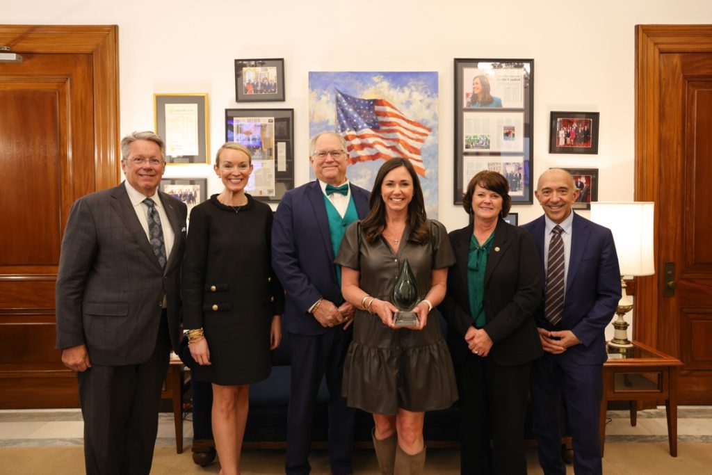US Senator Katie Britt Receives Alabama League of Municipalities’ 2026 Hometown Hero Award